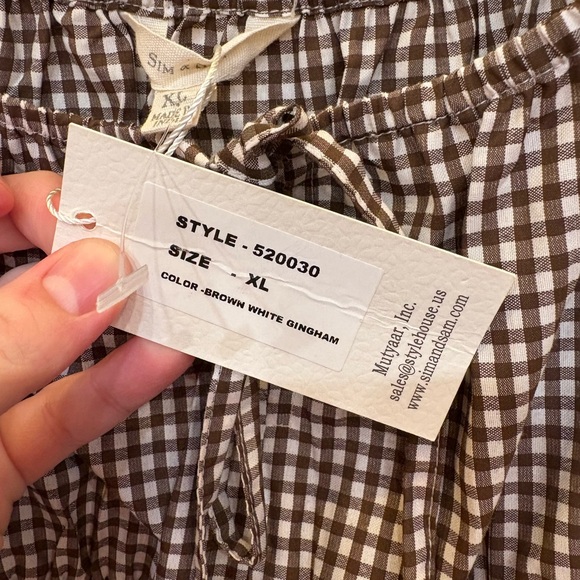 Elegant Brown Checkered Maxi Dress - Picture 3 of 3